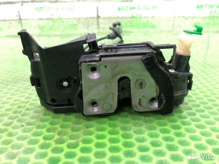 Замок боковой двери передний левый LADA Xray