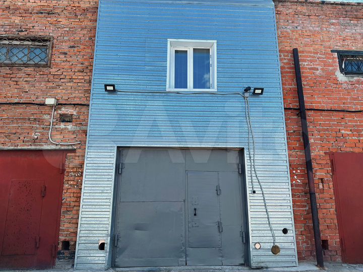 Гараж, > 30 м²