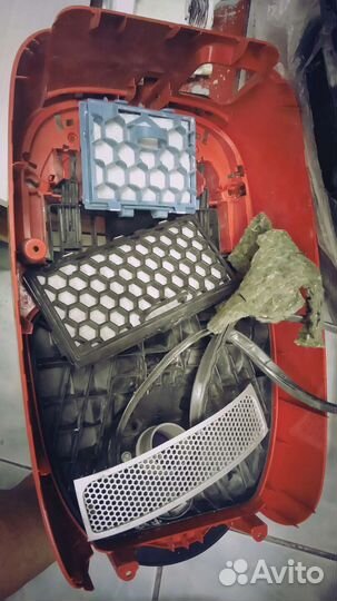 Пылесос Miele S5211на запчастивсе нутрошланг4мешка