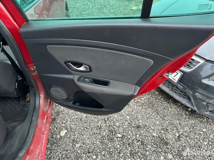 Дверные карты Renault Megane 3 3 хэтчбек 1.6 МКПП