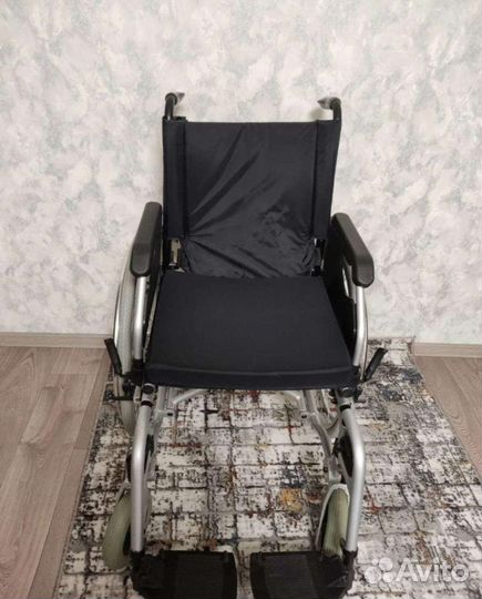 Инвалидная коляска