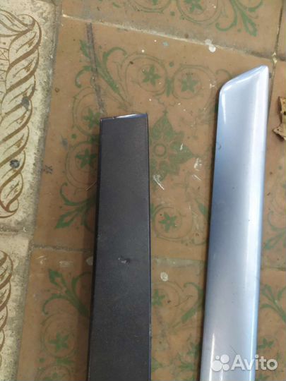 Молдинг на левую переднюю дверь Ford Fiesta