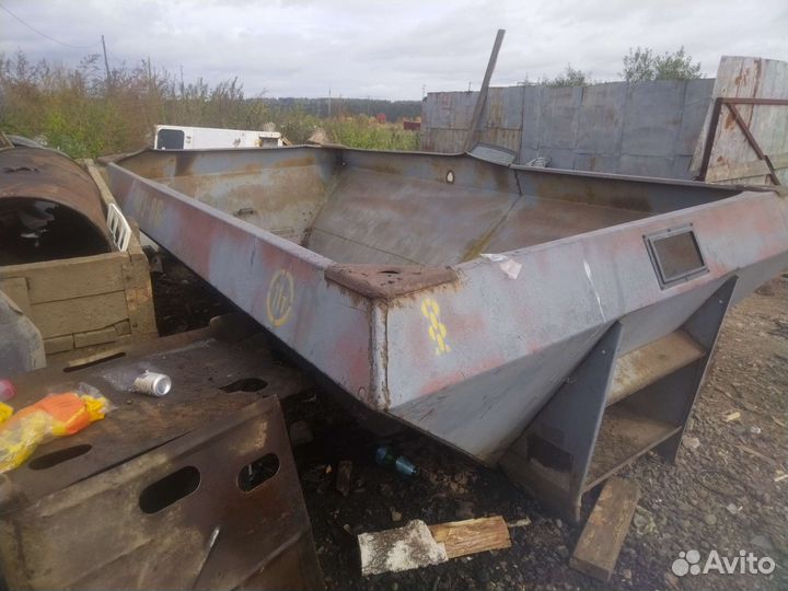 Металлический бункер