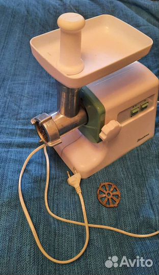 Электромясорубка Binatone модель MGR-1000