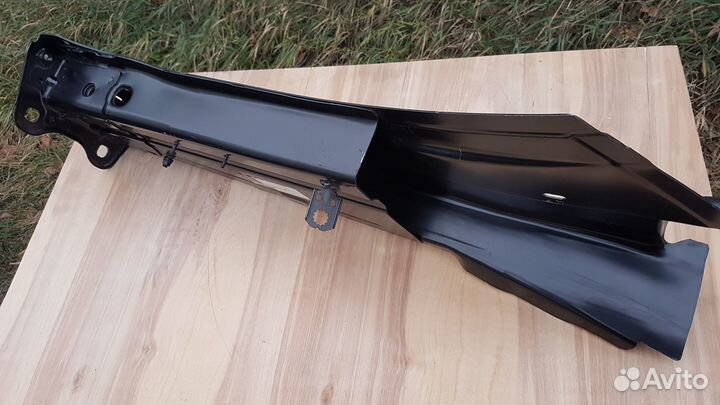 А164 620 10 30.Правый лонжерон на ML350 164