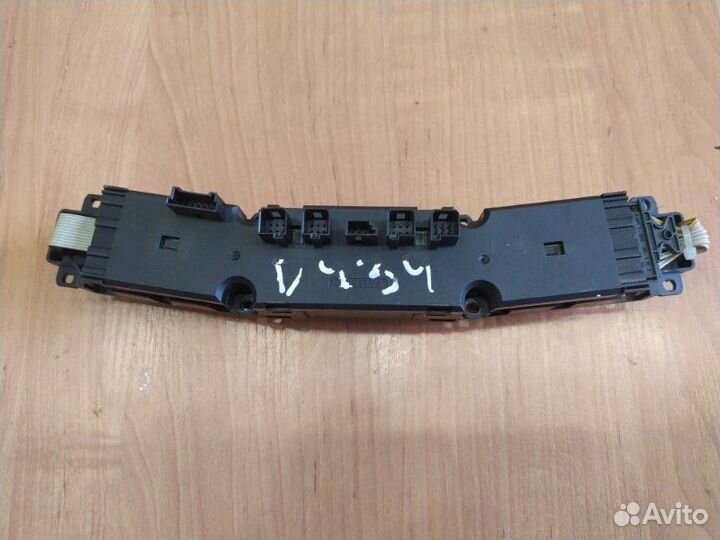 Блок кнопок консоли (Аварийка) Mercedes S-Class