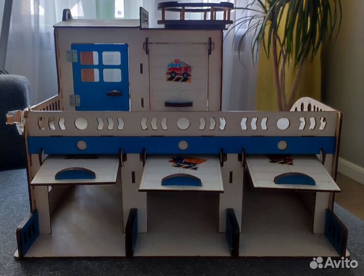 Детский гараж/парковка для машинок