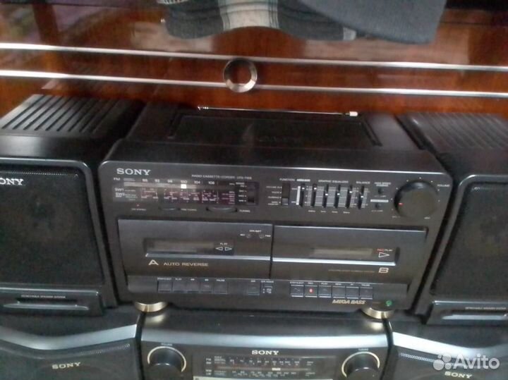 Кассетные магнитолы Шарп, Сони и Филлипс