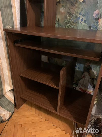 Отдам компьютерный стол