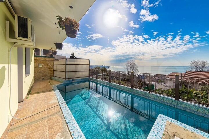 Дом 230 м² на участке 4 сот.