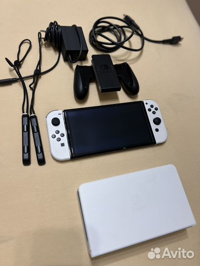 Nintendo switch oled с играми и сумкой-чехлом