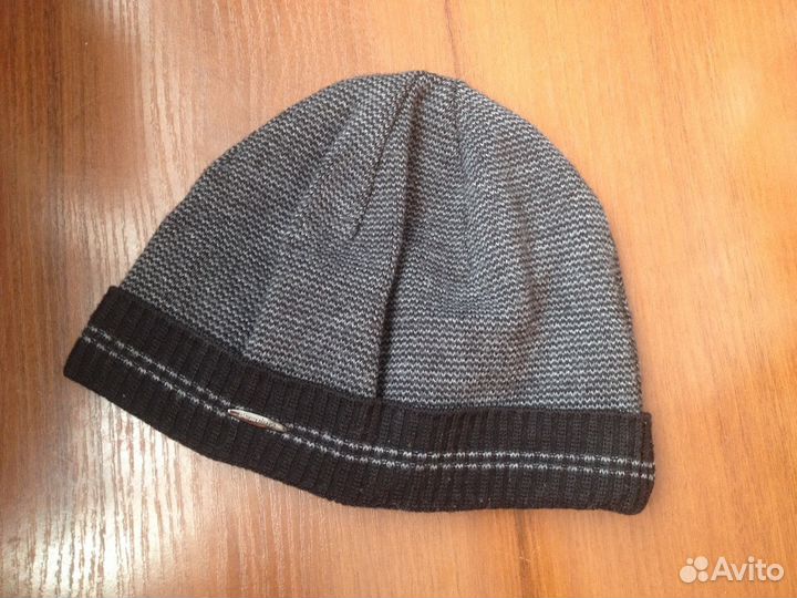 Шапки мужские новые трикотажные на флисе