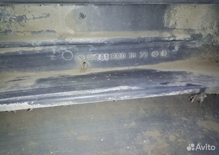 Бампер задний мерседес Е 123