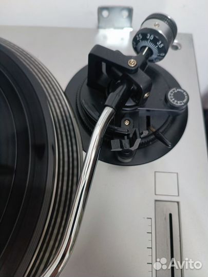 Проигрыватель винила. omnitronic DD-2250