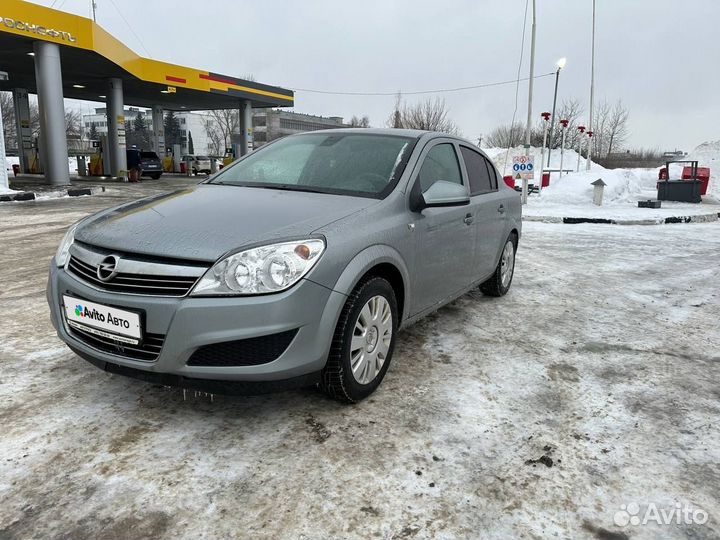 Opel Astra 1.6 МТ, 2011, 210 000 км