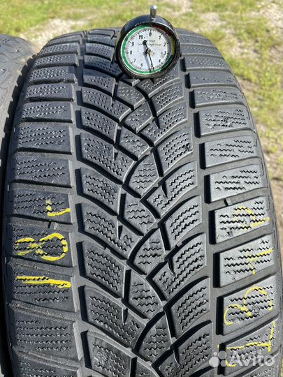 Goodyear UltraGrip Performance Gen-1 215/55 R17