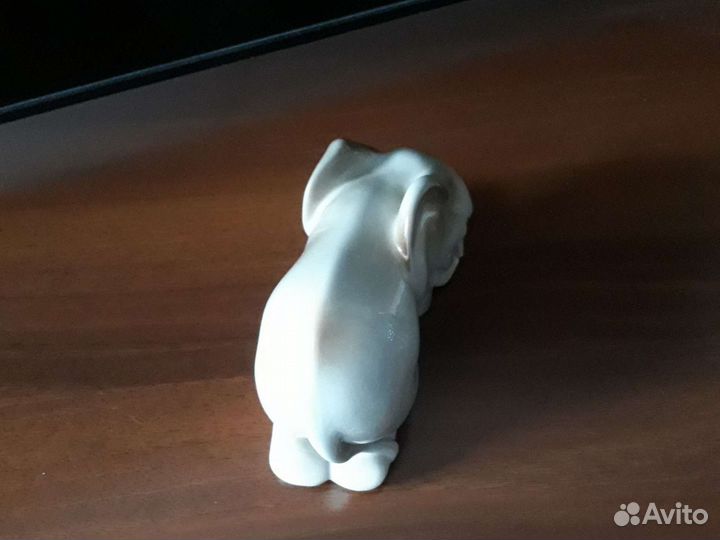 Фарфоровый спящий слоник лфз