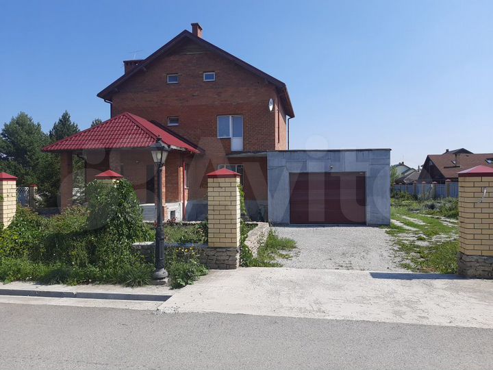 Дом 271 м² на участке 17 сот.