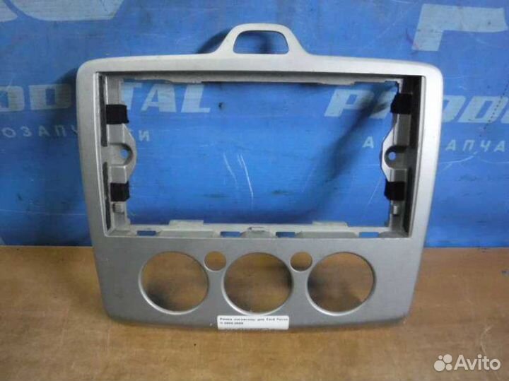 Рамка магнитолы Ford Focus 2