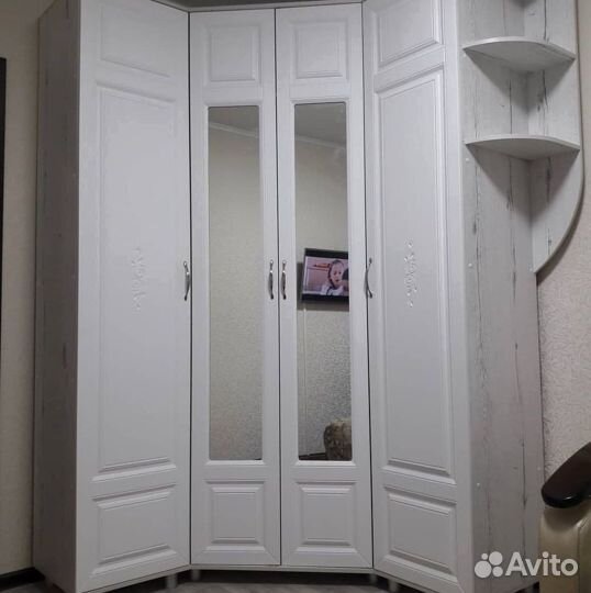 Шкаф распашной в спальню с зеркалом минимальные ср