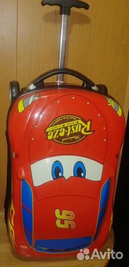 Детский чемодан на колёсиках