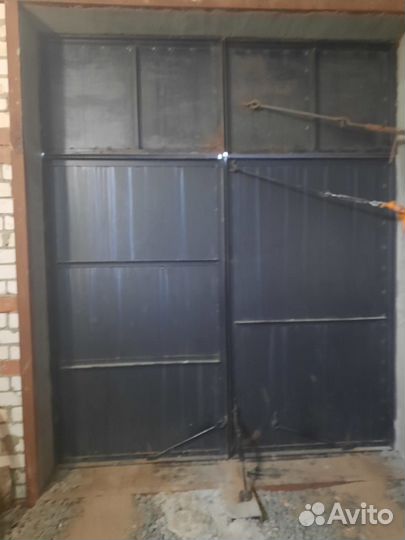 Ворота гаражные металлические