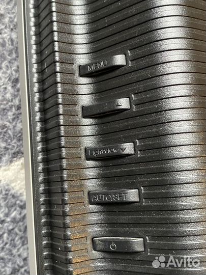 Монитор LG flatroh L1718S-SN