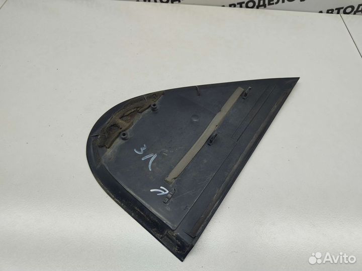 Треугольник двери задней левой Ford Mondeo 2 96 г