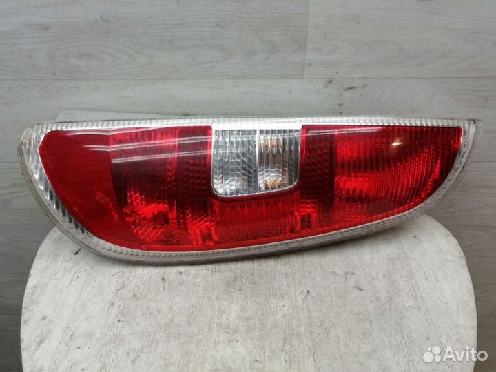 Фонарь задний правый Skoda Roomster