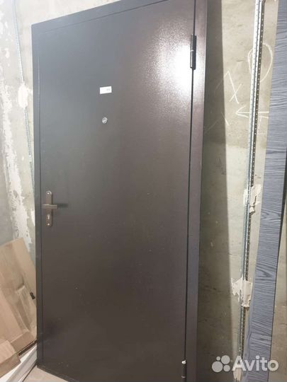 Дверь входная металлическая