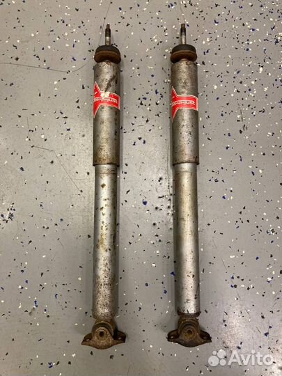 Амортизаторы передние Mercedes W123 200 M102