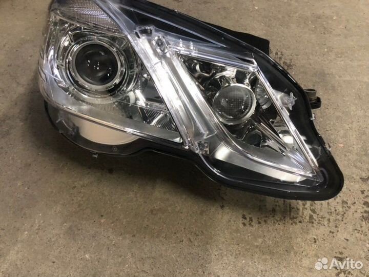 Фара передняя правая Mercedes-Benz E-Class W212