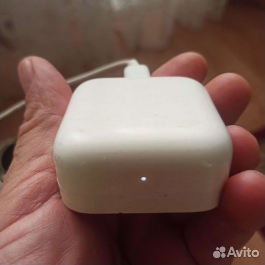 Зарядка для беспроводных наушников