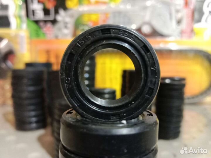 Сальники 15,5х25,5х7