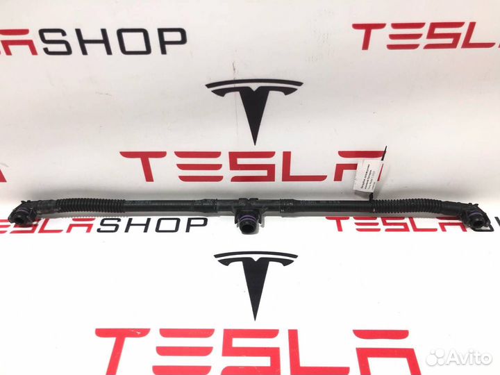 Патрубок охлаждения основной батареи Tesla Model 3