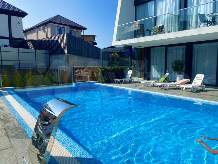 2-к. квартира, 43 м², 3/3 эт.