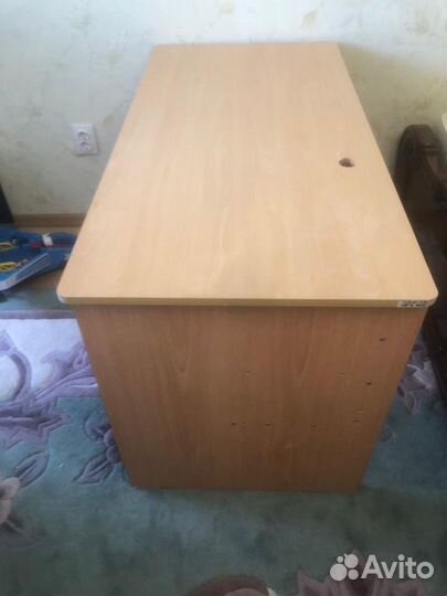 Письменный стол