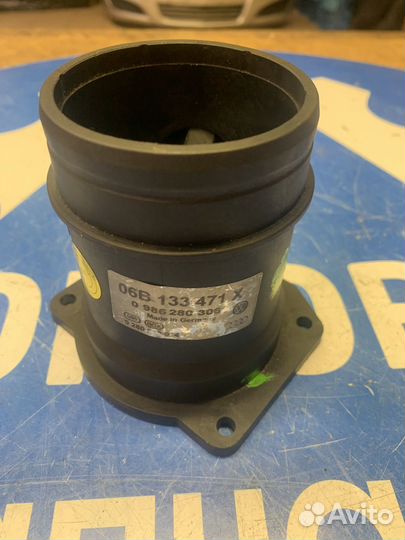 Расходомер воздуха Audi A4 B5 06B133471