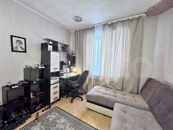 4-к. квартира, 85 м², 5/5 эт.