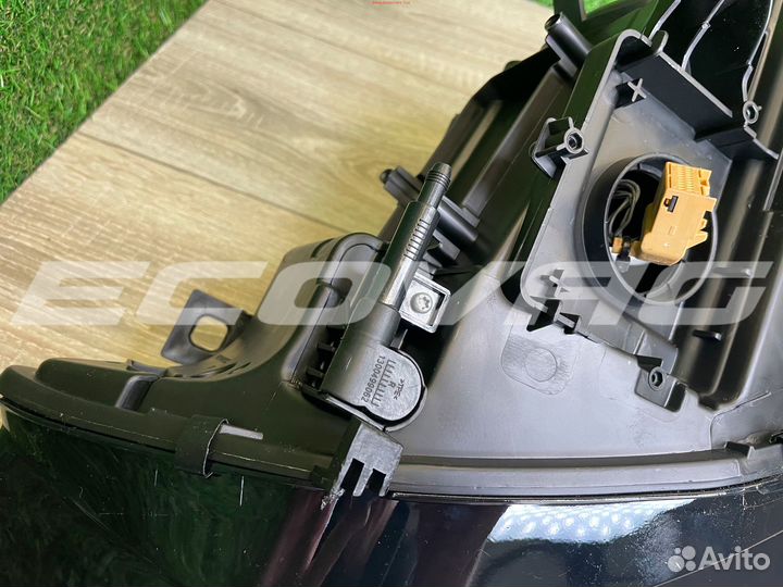 Фара передняя правая Audi A4 B8 ксенон рестайлинг