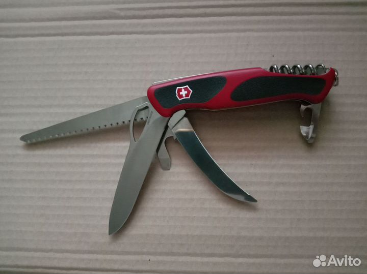 Мультитул Victorinox с чехлом