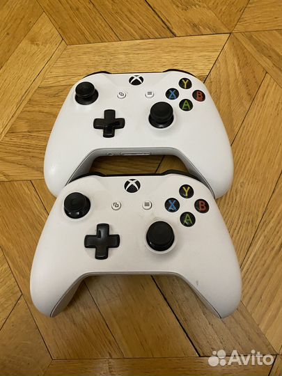 Xbox one 2 гемпада + 4 игры