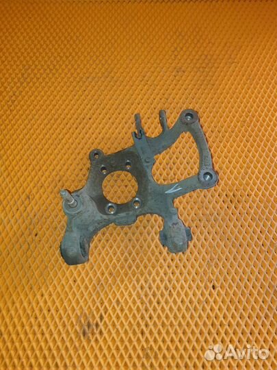 Кулак поворотный (цапфа) задний левый Mazda 3 BM