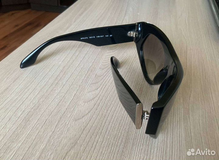 Солнцезащитные очки женские брендовые Prada