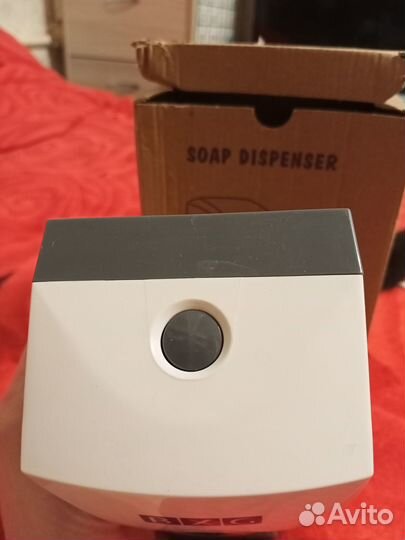 Продается диспенсер для жидкого мыла