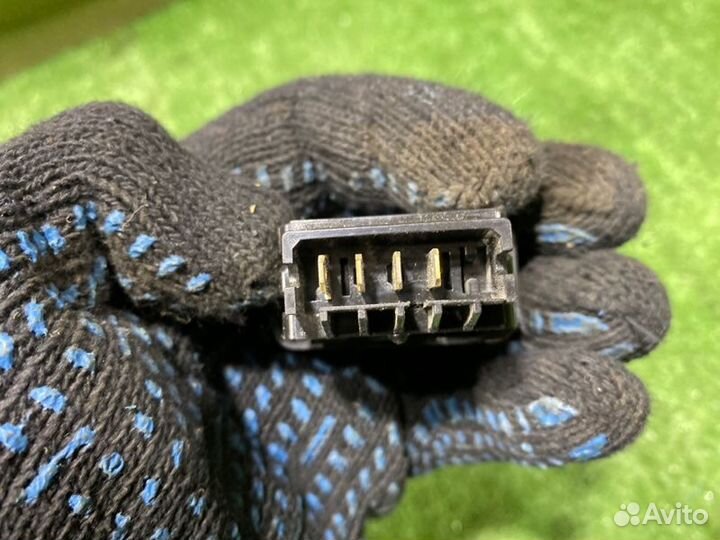 Кнопка обогрева стекла Лада Ларгус K4M 2013