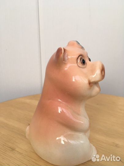 Фарфоровая статуэтка