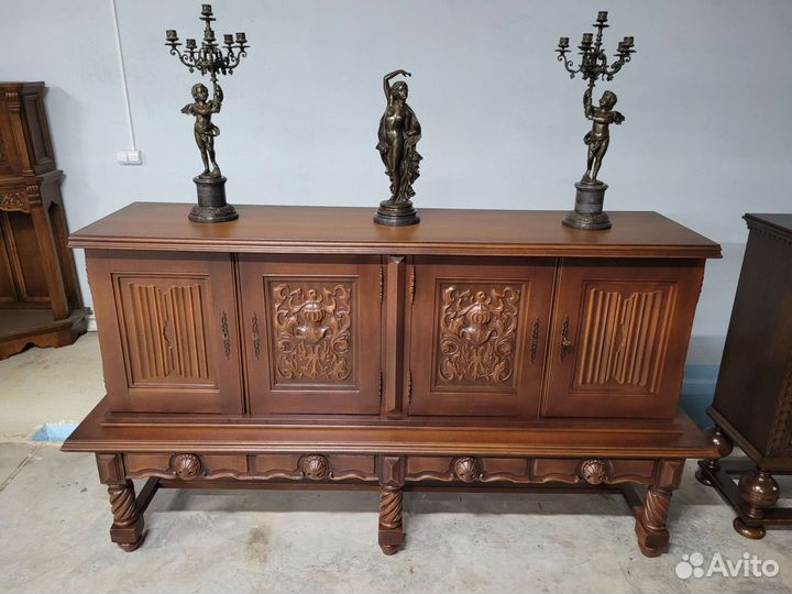 Дубовый резной комод