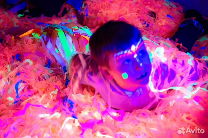 Неоновое бумажное шоу, аниматоры для детей
