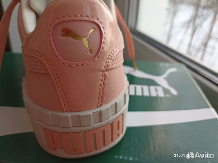 Кроссовки женские 40 размер